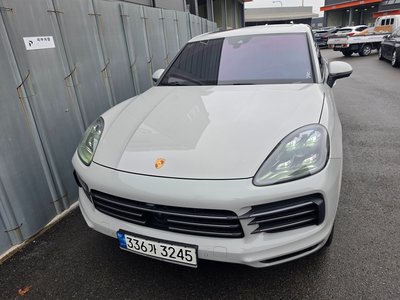 PORSCHE CAYENNE - 1