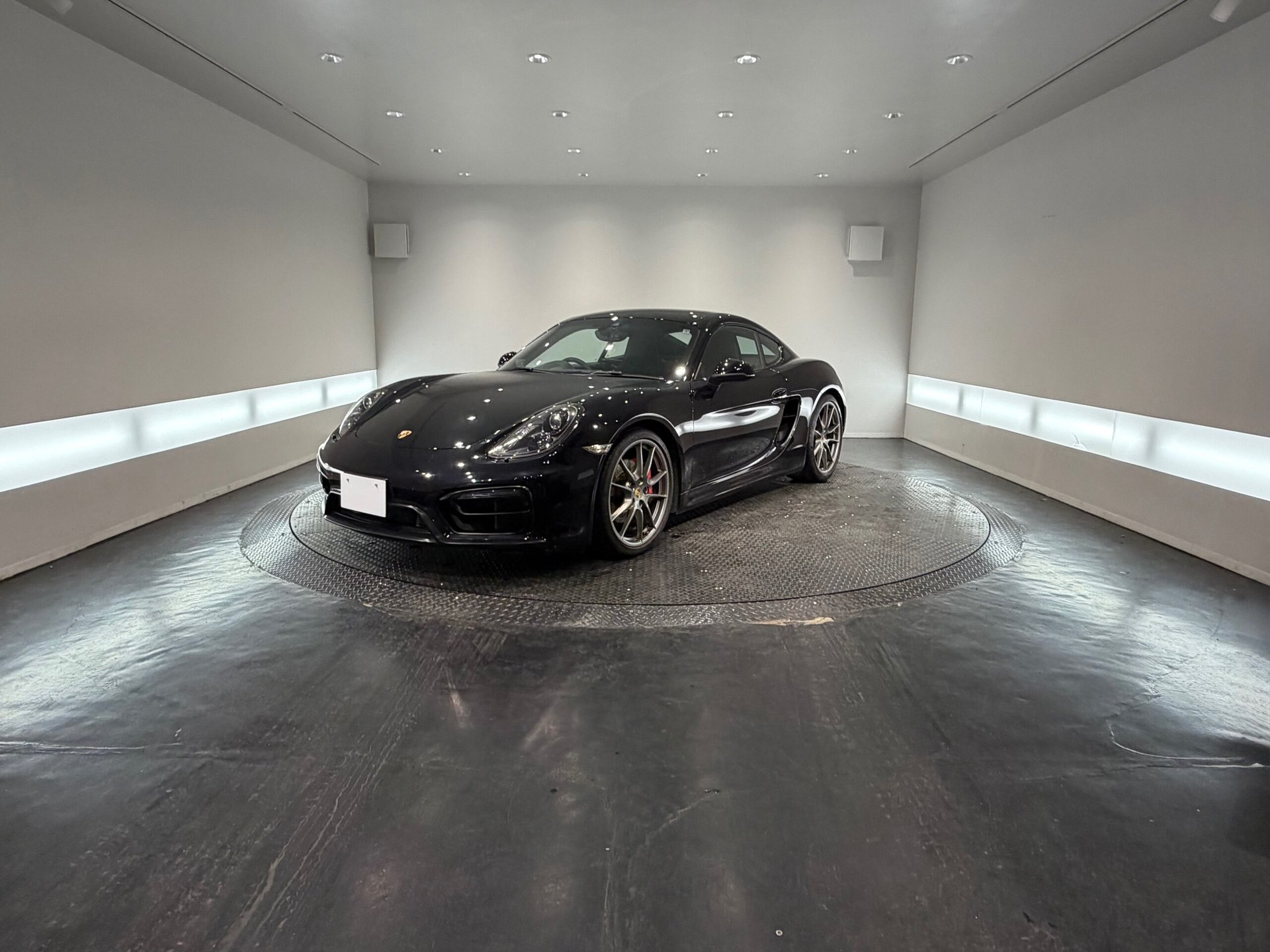 PORSCHE CAYMAN - View 1