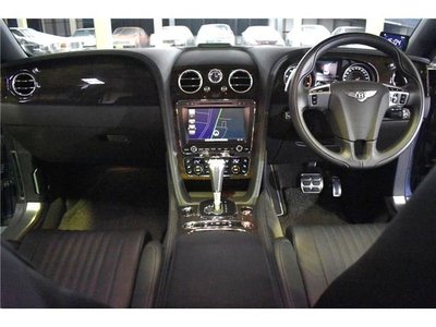 BENTLEY FLYING SPUR - 3