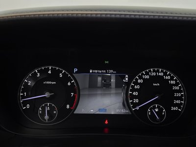 2021 Genesis G90 photo 8