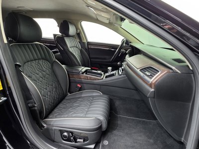 2021 Genesis G90 photo 10