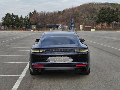 PORSCHE PANAMERA - 3