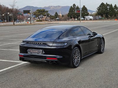 PORSCHE PANAMERA - 4