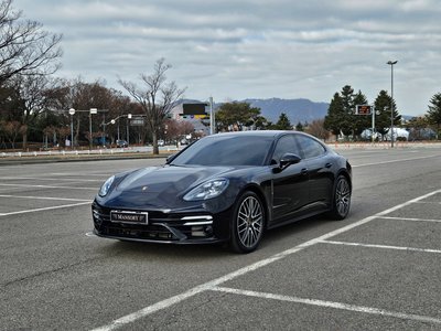 PORSCHE PANAMERA - 1