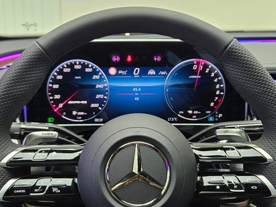 MERCEDES-BENZ E-CLASS - 8