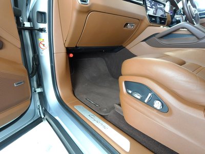 صورة مصغرة 17 لـ 2021 Porsche CAYENNE