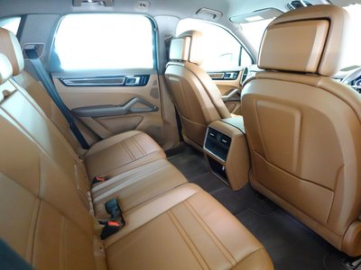صورة مصغرة 11 لـ 2021 Porsche CAYENNE