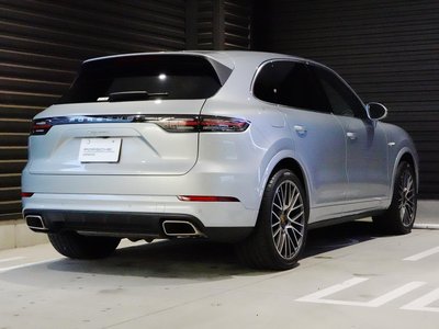 صورة 2 لـ 2021 Porsche CAYENNE