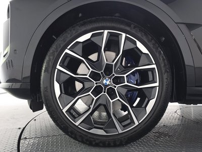 2023 BMW X7 photo 7
