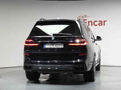 2023 BMW X7 photo 4