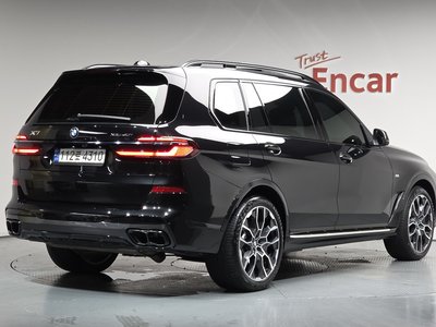 2023 BMW X7 photo 6