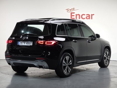 MERCEDES-BENZ GLB - 4