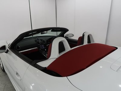 صورة 60 لـ 2019 Porsche 718