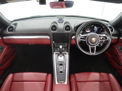صورة 21 لـ 2019 Porsche 718