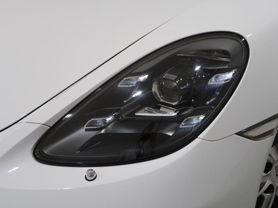 صورة 27 لـ 2019 Porsche 718