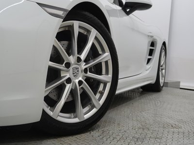 صورة 25 لـ 2019 Porsche 718