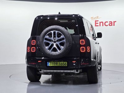 LAND ROVER DEFENDER - 3