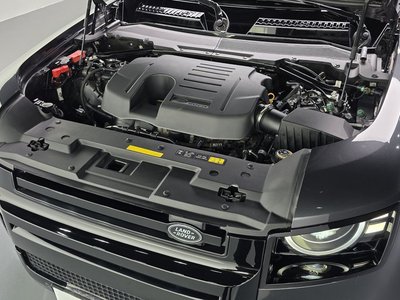 LAND ROVER DEFENDER - 7