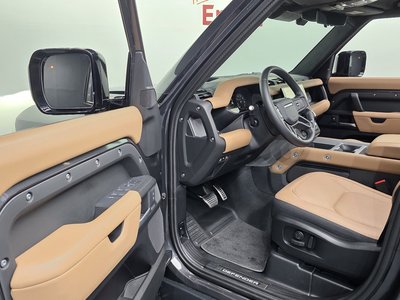 LAND ROVER DEFENDER - 10