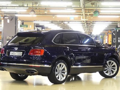 2020 Bentley BENTAYGA photo 2