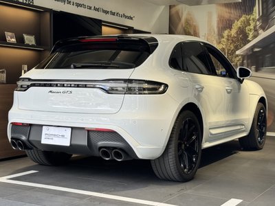 PORSCHE MACAN - 4