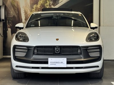 PORSCHE MACAN - 2