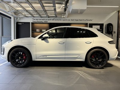 PORSCHE MACAN - 3