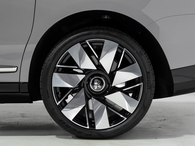 ROLLS-ROYCE CULLINAN - 8