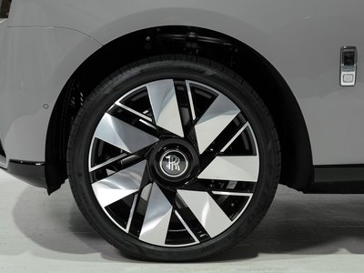 ROLLS-ROYCE CULLINAN - 7