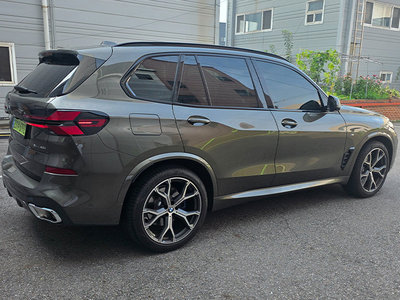 2025 BMW X5 photo 2