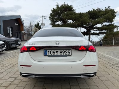 MERCEDES-BENZ E-CLASS - 3