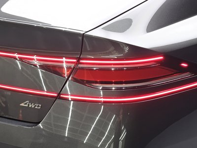 2023 Genesis G90 photo 10