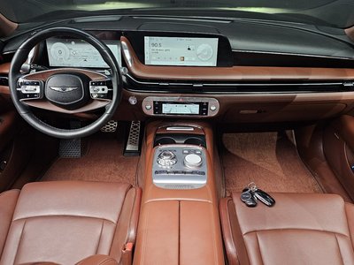 2023 Genesis G90 photo 5