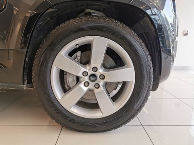 LAND ROVER DEFENDER - 9