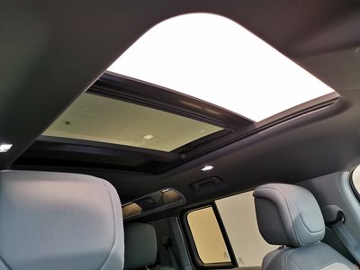 LAND ROVER DEFENDER - 5