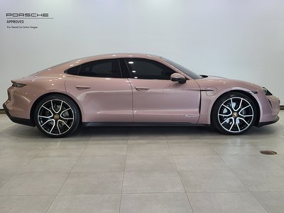 PORSCHE TAYCAN - 7