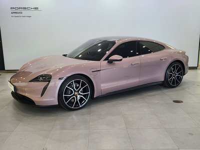 PORSCHE TAYCAN - 1
