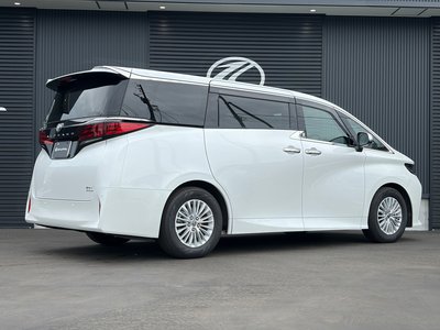 2025 Toyota ALPHARD photo 5