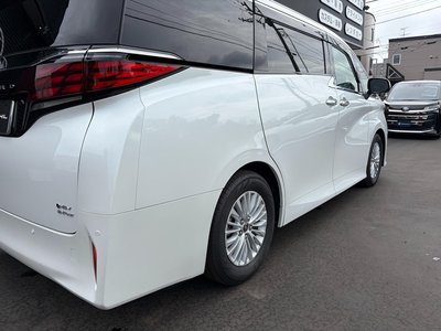 2025 Toyota ALPHARD photo 9