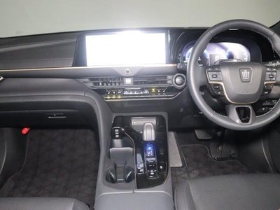 2024 Toyota CROWN SPORT photo 2
