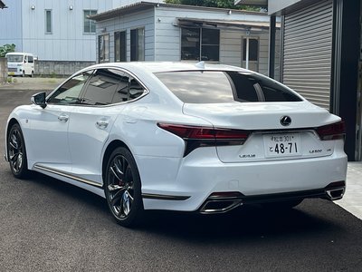 2022 Lexus LS — фото 4