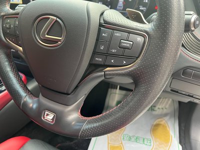 2022 Lexus LS — миниатюра 18