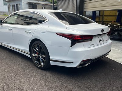 2022 Lexus LS — фото 6