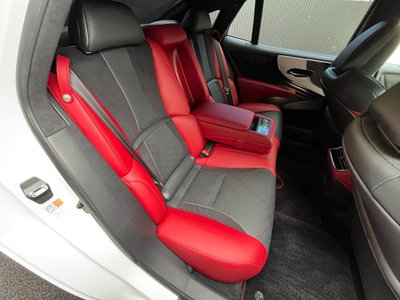 2022 Lexus LS — миниатюра 29