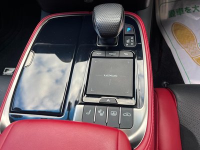 2022 Lexus LS — миниатюра 23