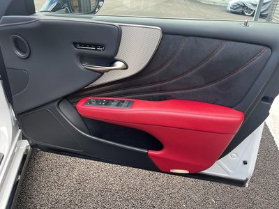 2022 Lexus LS — миниатюра 13