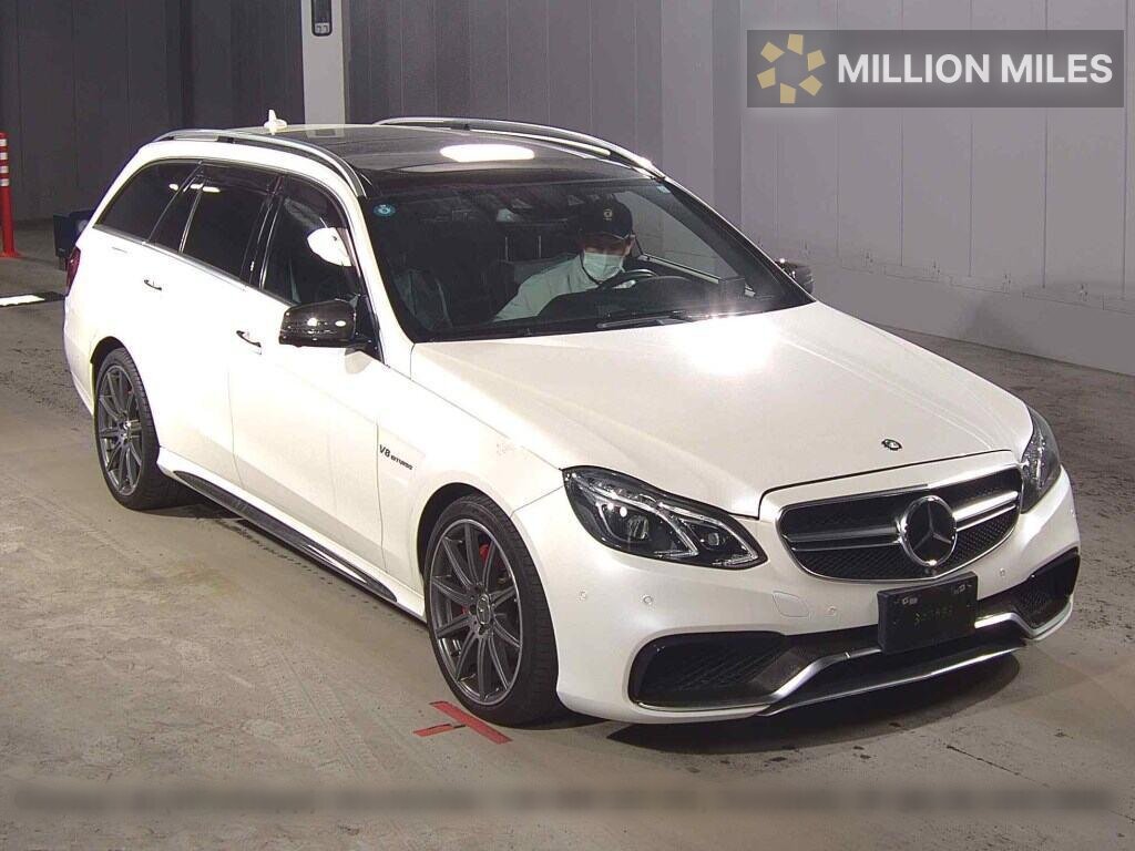 MERCEDES-BENZ E-CLASS AMG - View 1