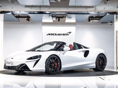 MCLAREN ARTURA SPIDER
