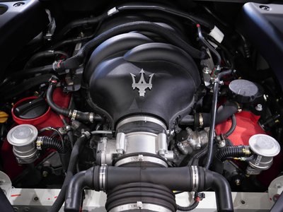 2017 Maserati GRANTURISMO — фото 3