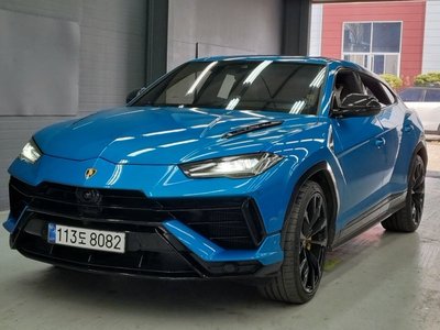 LAMBORGHINI URUS - 1